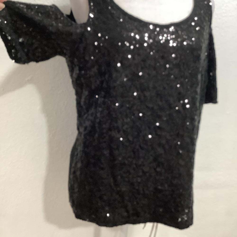 New York & Company Soho Black Sequin Cold Shoulder Top Medium Blouse CN990037